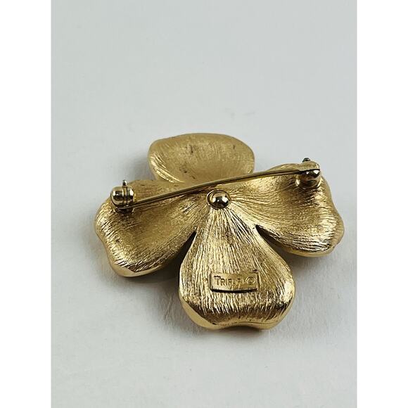 Crown Trifari PIN Signed Vtg DOGWOOD Flower Blossom Brushed Gold Tone Brooch Pet - Picture 10 of 14